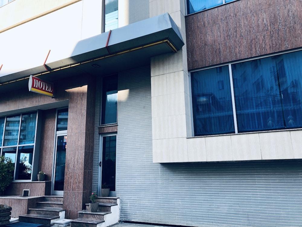 שקודר Hotel Arifi מראה חיצוני תמונה